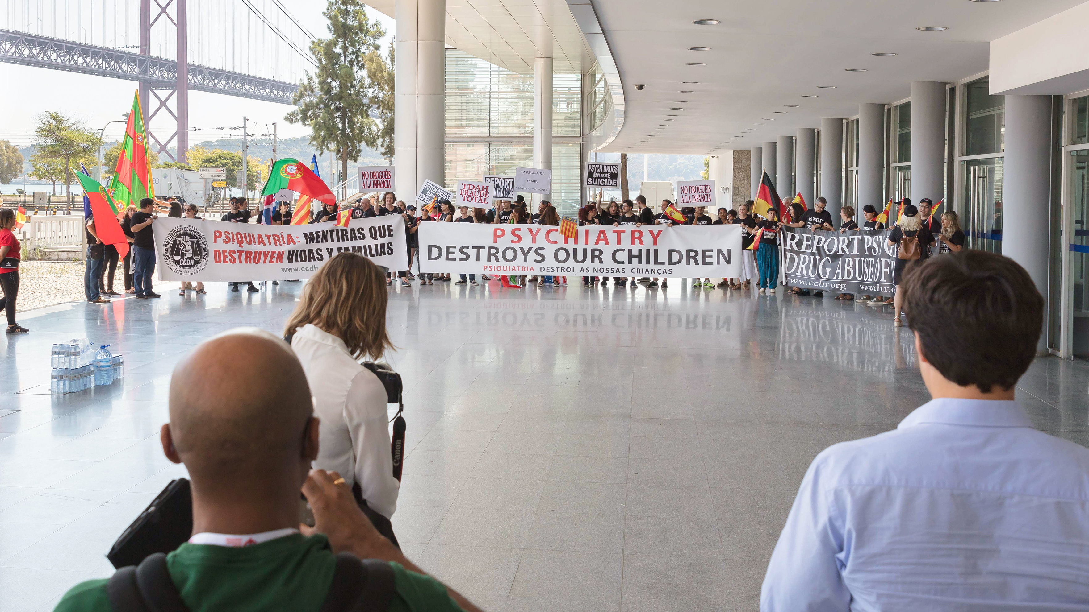 Cchr Protests Psychiatric Abuse At The World Psychiatric Association