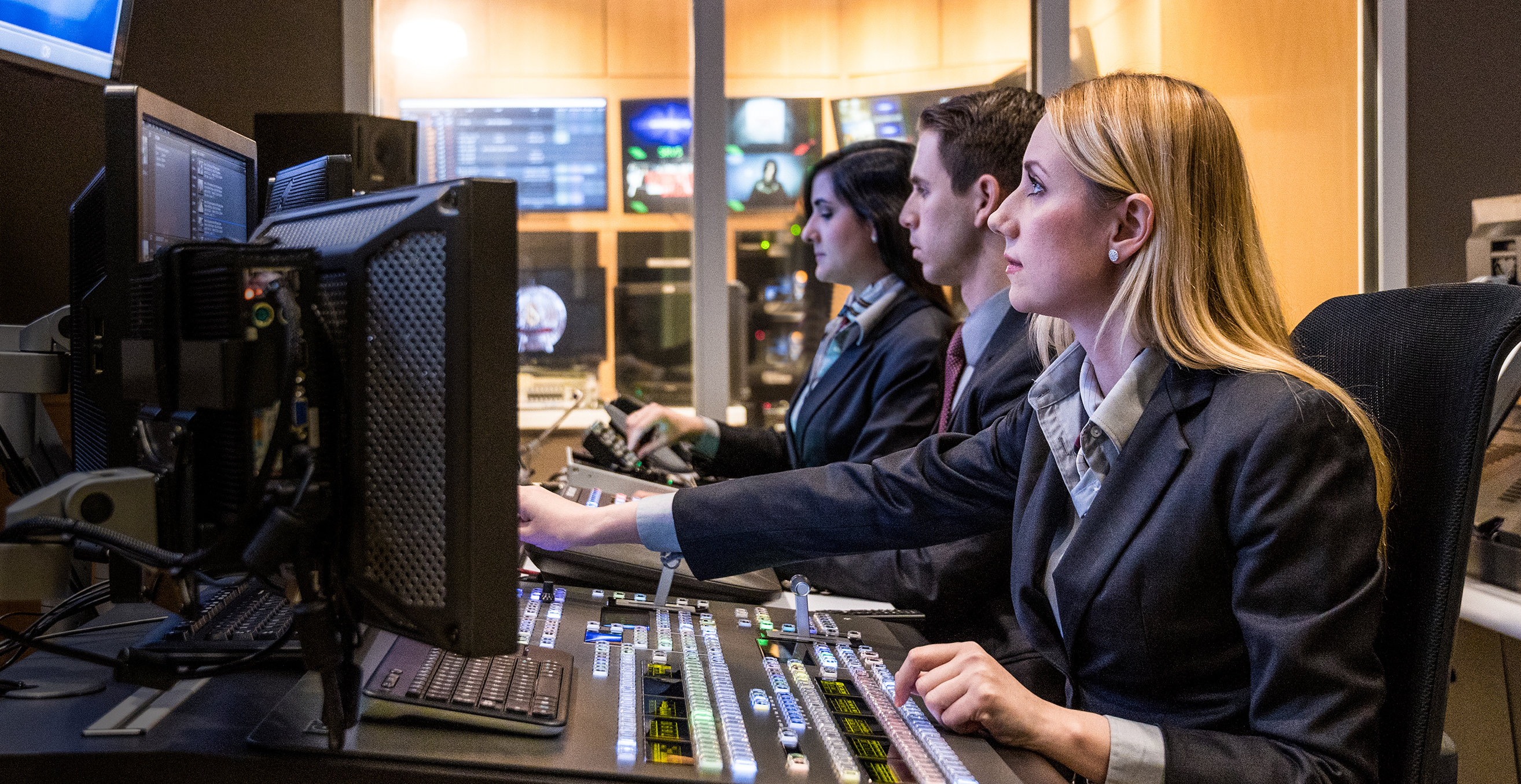 salas de control de TV de Scientology Media Productions