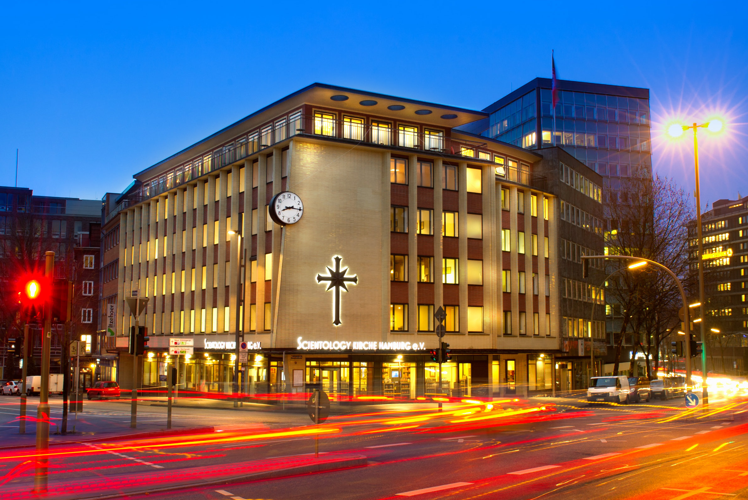 SCIENTOLOGY KIRCHE WEIHT KIRCHENGEBÄUDE IM HERZEN DER HAMBURGER ALTSTADT EIN