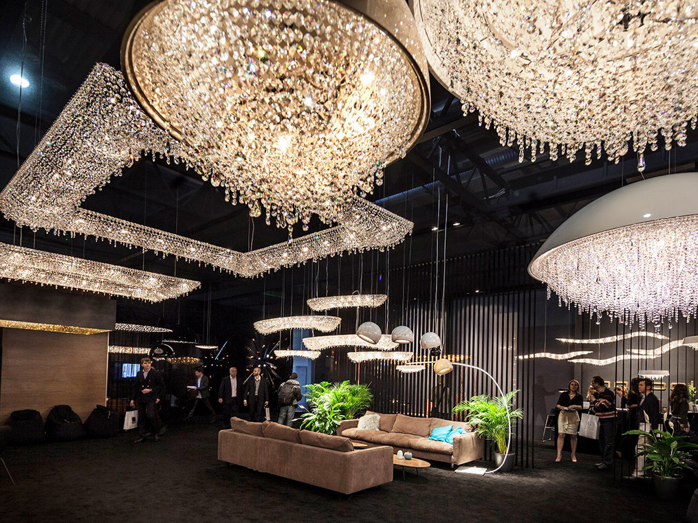 FOLGE: MANOOI KRONLEUCHTER