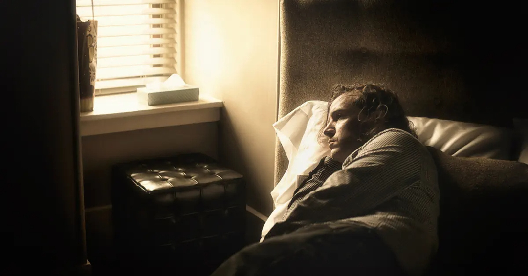 Someone showing the symptoms of hydrocodone withdrawal