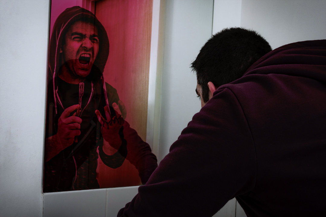 Having a flashback in a mirror