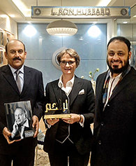 EN VARDE FOR PRAKTISK HJELP STRÅLER MENS VM-ER ANKOMMER I HJERTET AV KØBENHAVN