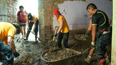 Новости о саентологических волонтёрах в Перу: они помогли более 24 000 человек, устраняя последствия катастрофы