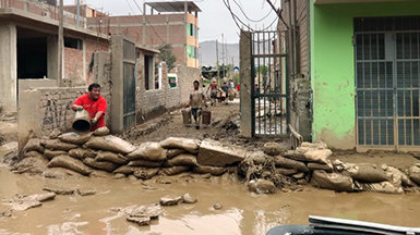 Os Ministros Voluntários estão no Peru devido às chuvas torrenciais que causaram cheias e deslizamentos de terra