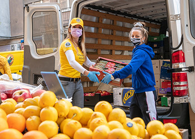 Scientologists in Budapest donate more than 600 pounds (280 kilos) of food to doctors and medical staff at the central hospital.