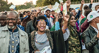 BOLDOGSÁG ÉS ÚJ REMÉNY A DÉL-AFRIKAIAK SZÁMÁRA