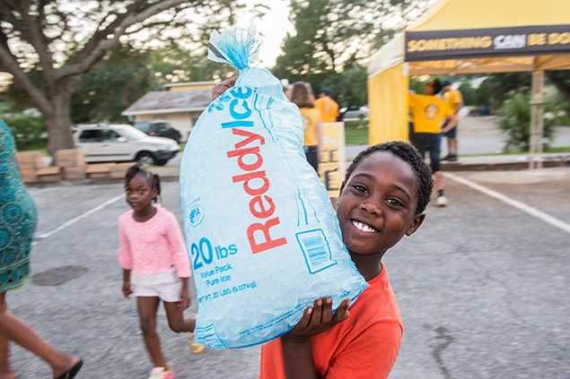 Scientology Volunteer Ministers help deliver much-needed ice to North Greenwood residents