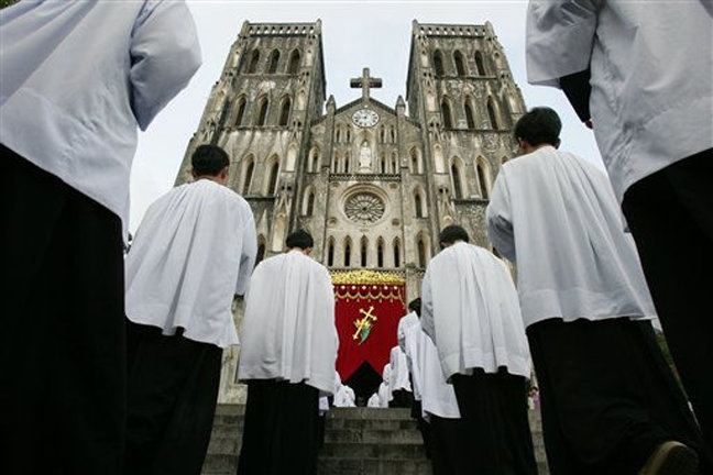 Vietnam’s Catholic Bishops Criticize Law On Belief And Religion