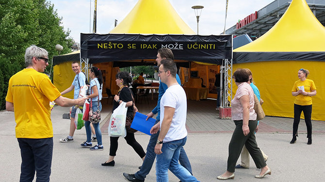 The Volunteer Ministers erected their famed yellow tent in the Bosnia and Herzegovina area of Tuzla. Citizens were offered on-site seminars, training and courses to gain invaluable life skills.