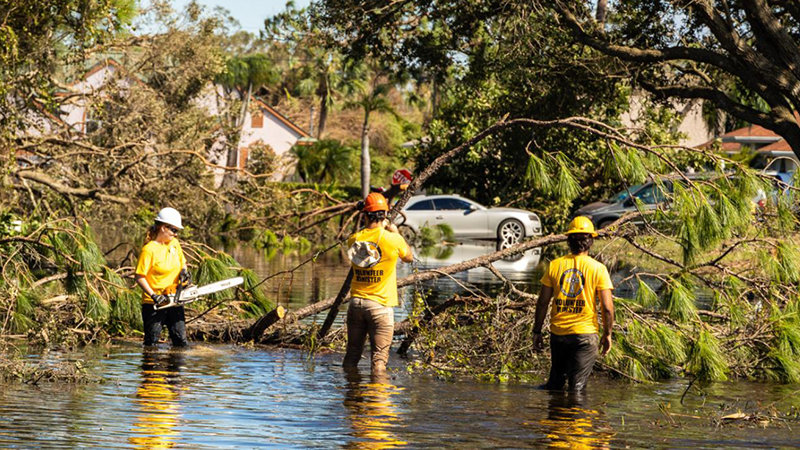 伊恩颶風肆虐後，立刻回應人們的呼救