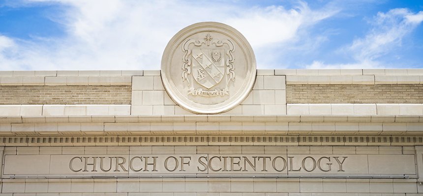 v Clearwateru na bohoslužbách v Scientologické církvi