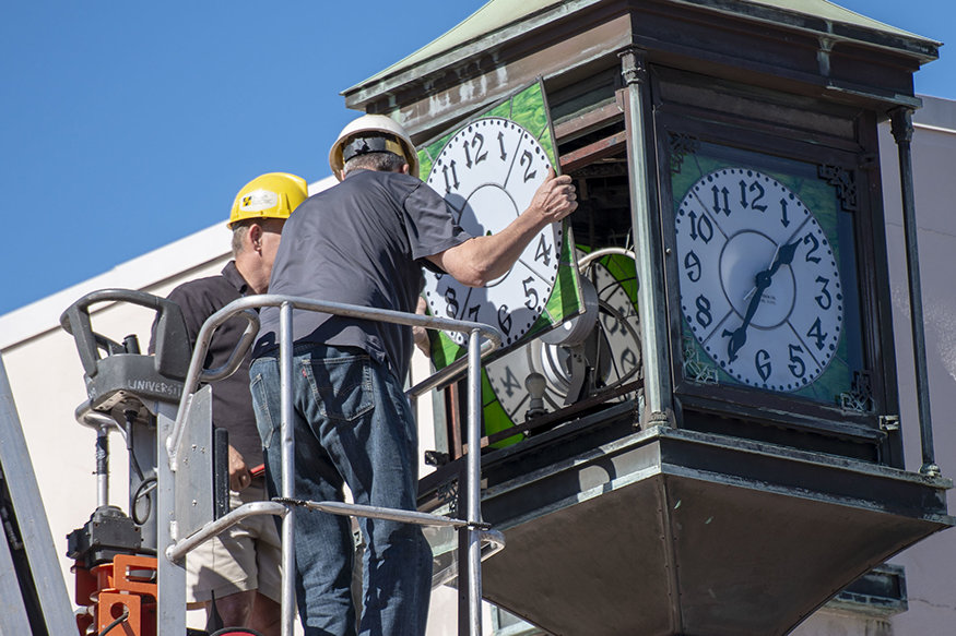 clock-removal-refurbishing-clearwater-peoples-bank